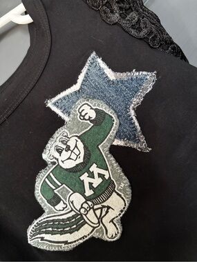Custom Daddy/Mommy’s Girl/Boy Onesie or tee.